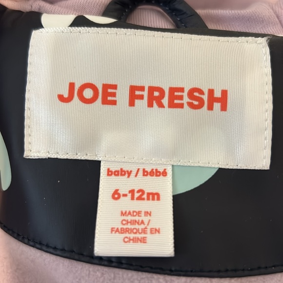 Joe Fresh Rain Jacket - Picture 5 of 6